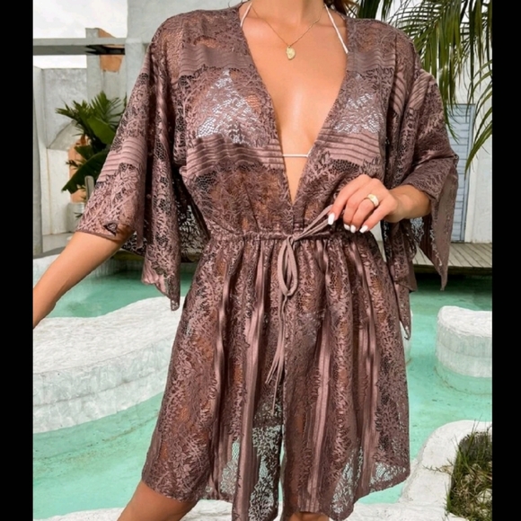 Front tie lace kimono - Picture 4 of 6